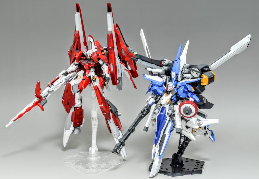 以前製作したデカブツ仲間のD・シルフィードと。シルフィードは横に大きいですが今回のファイアバードは縦に長いです。