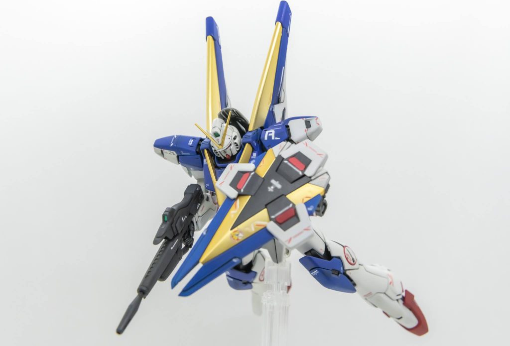 RGゴッドを触った後だと、ポージングが大変ですねww自由度は結構ある方なんですが・・!しっかしメガビームシールドはやっぱりカッコイイ・・✨ザンネックキャノン受け止めたエフェクトパーツとかプレバンで出してくれませんかねww