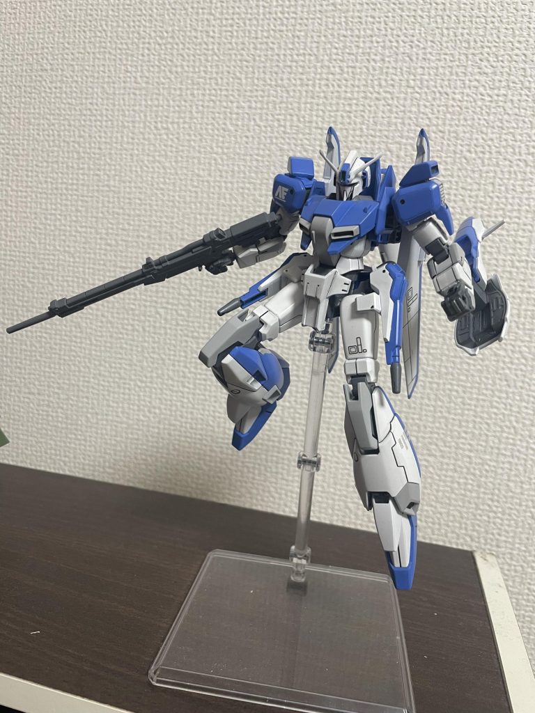 まずはざっくりとした設定を書いていきます。デラーズ紛争後に北米オークリー基地に配属されたコウ・ウラキ少尉(ガンダムの計画無くなったから下がったりしてないかなと勝手に設定)は何年か経ちAE(アナハイムエレクトロニクス)に過去の記録から操縦技術や知識を…そして、伴侶のニナ・パープルトンが一緒に暮らしておりメカニカル的なサポートを得るであろうと目を付け、本来ならエゥーゴに配備される予定のZプラスをAEの力により地球連邦軍にも試験機として北米のオークリー基地に配備するよう根回しがされ配備される事となった。というifストーリーになります。