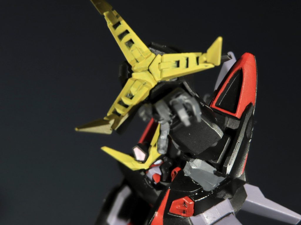 グレイプニールはグワっと開いて迫力を出してみました。