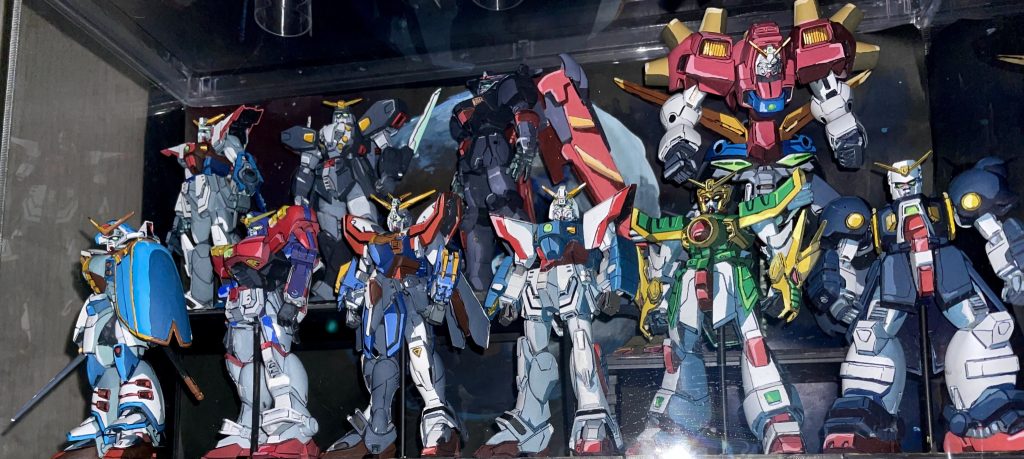 右下から一枚、この構図だとデビルガンダムがよく見えます。制作工程は順次ブログでも公開しています。ガジェットとホビーのブログ