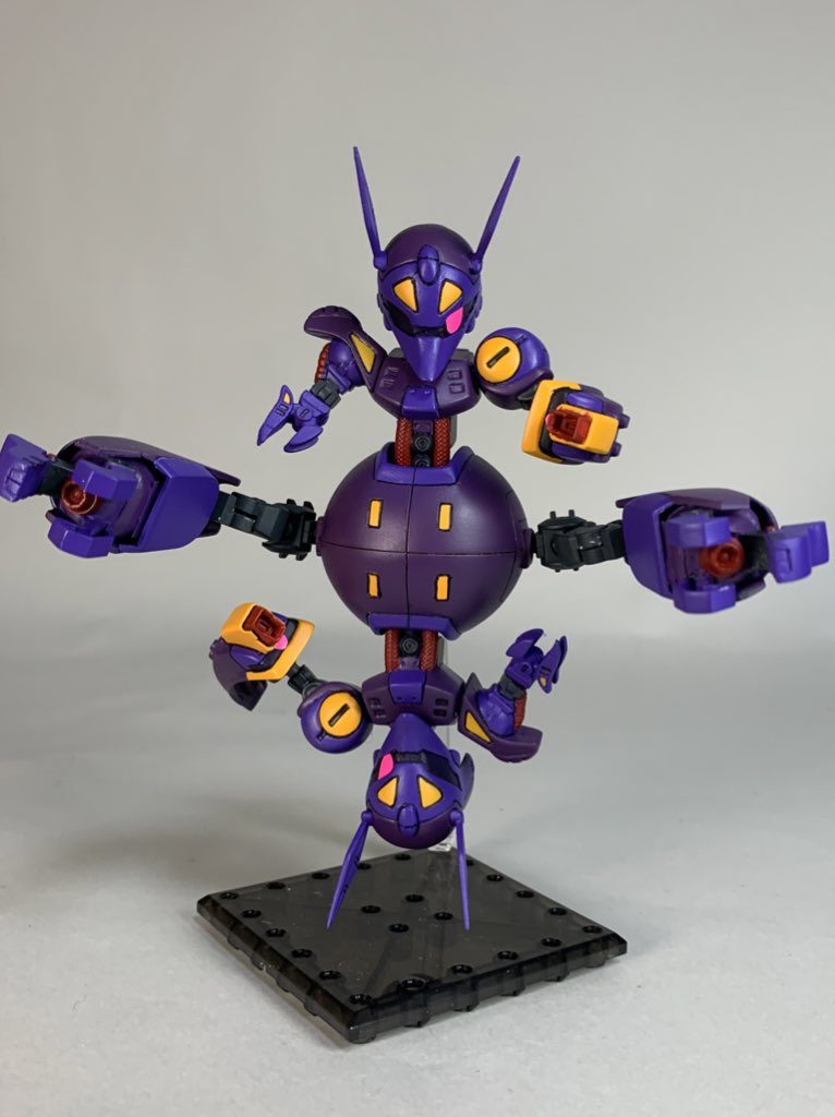 バウンド・ドックが２体合体したような見た目です