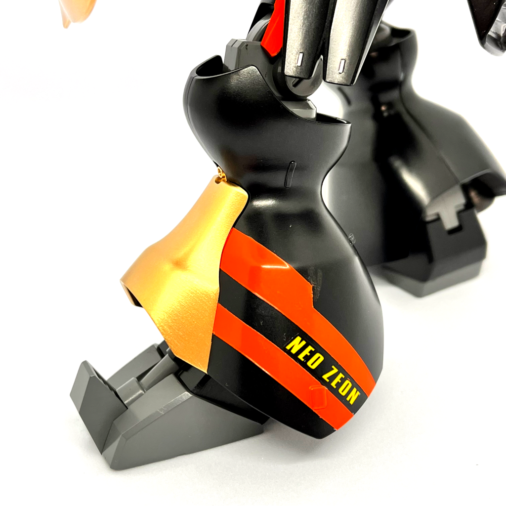 脚部デザイン良い感じです😁