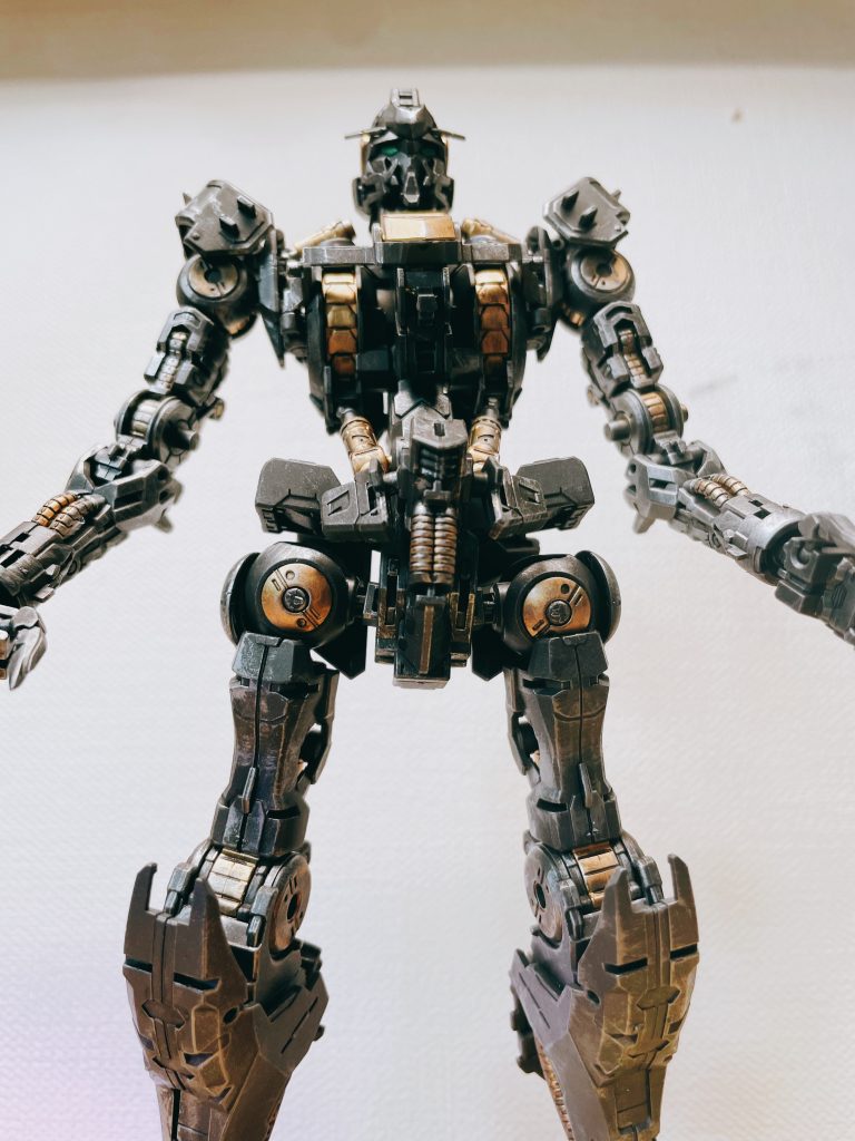 ガンダムフレームだけでこのカッコ良さ。