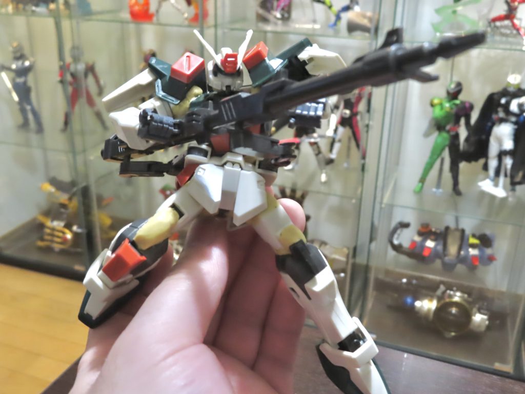 関節と手首以外のパーツ形状はキットのままです。