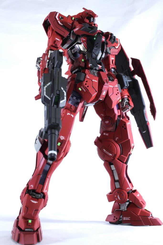 ミラークロームはトップコートなしの「生」で。掌パーツはジャスティスのものをダボを切り落としそのまま装着 グリーンチップ少々 シールドは展開可能に メタルパーツは一切使わずメタル感を演出してみました。