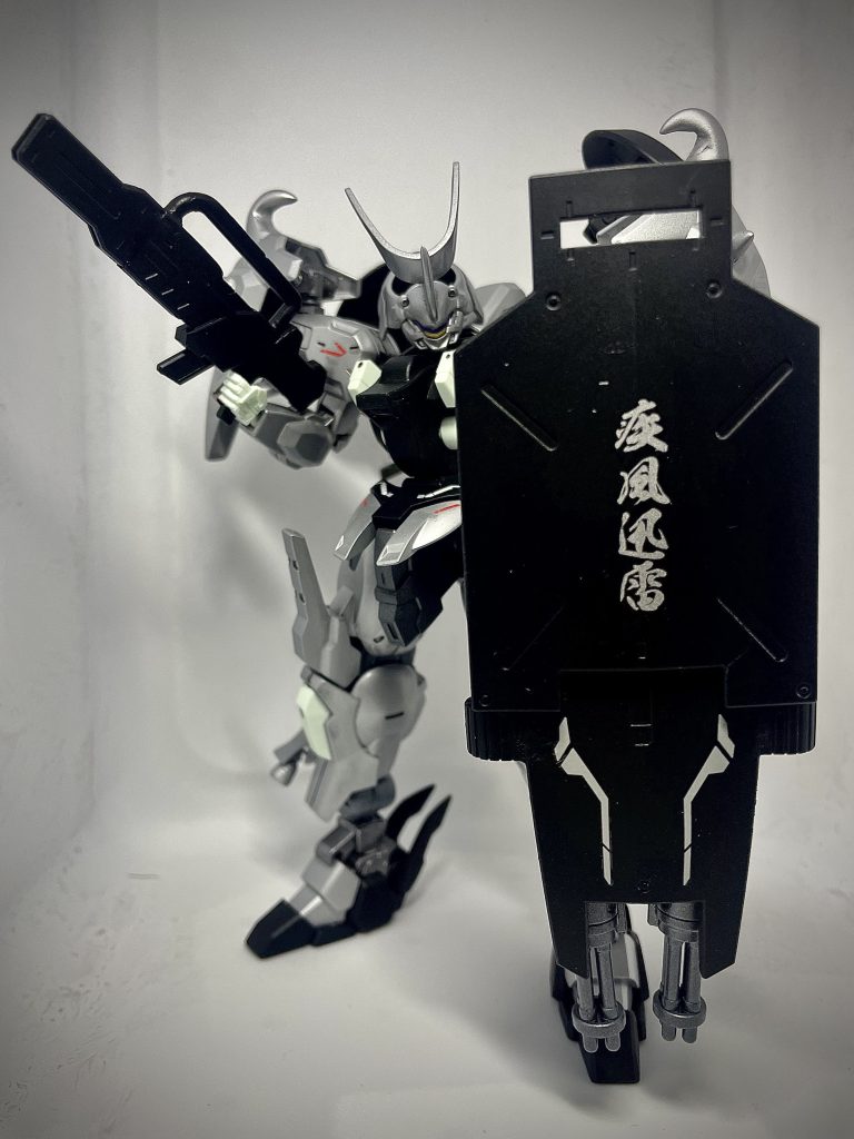 ただグエルはこれからアーシアンの人達と行動を共にして宇宙行きのエレベーターか何かを目指していくみたいですが果たして戻った後にシャディクとどう絡んでいくのかも気になります