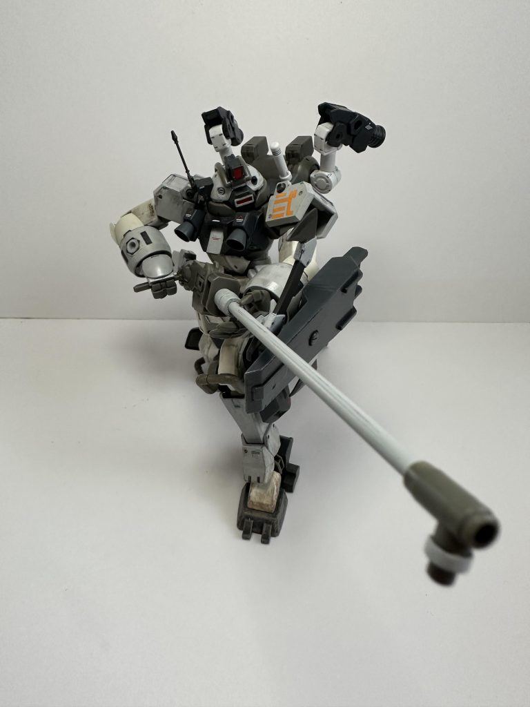 まずは、フェダーインライフル装備。頭頂部に増設されたセンサー、強化されたバイザー、アンテナにより、正確な狙撃を可能にしているイメージです笑そして、フェダーインを名乗るからには...