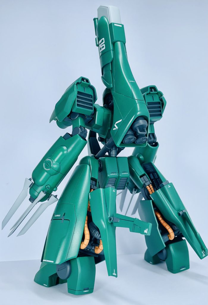 背面バックパック？のバーニアは、水中型っぽい雰囲気に。