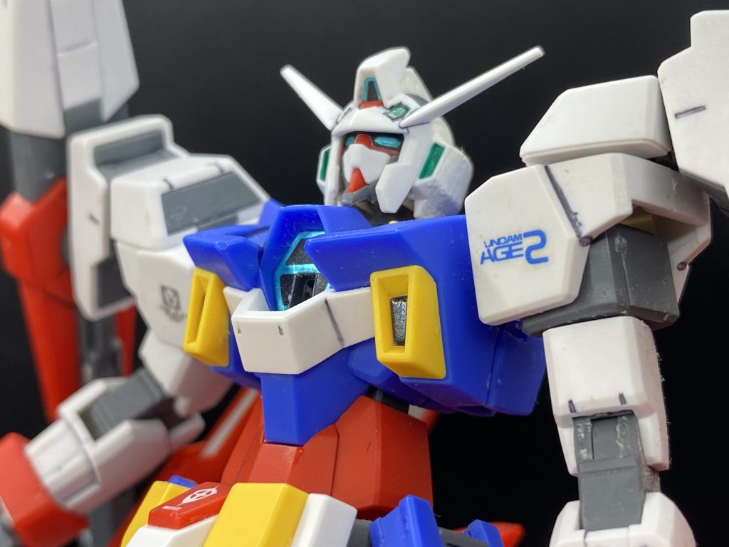 部分塗装は本当に控えめで大体は付属のシールで賄い、AGE系の水転写デカールでディテールを追加しました