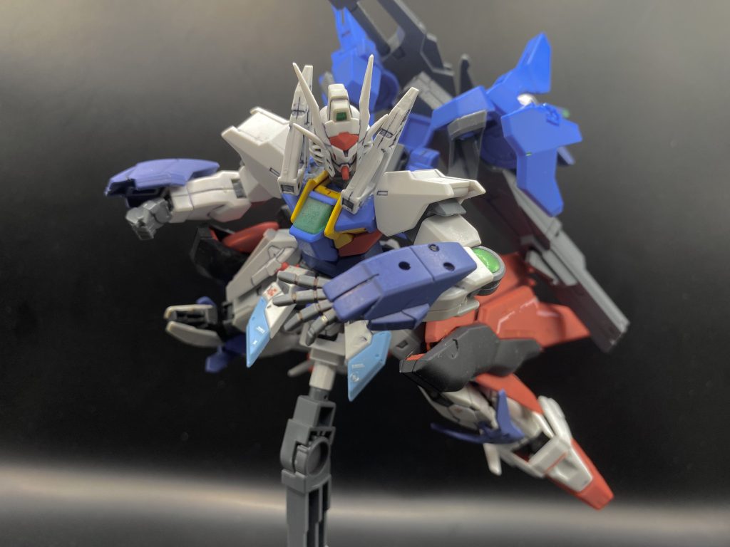 もちろんダブルオースカイ同様にラッシュポジションをとることでより近接に強い格闘機に変身する機能もあります。