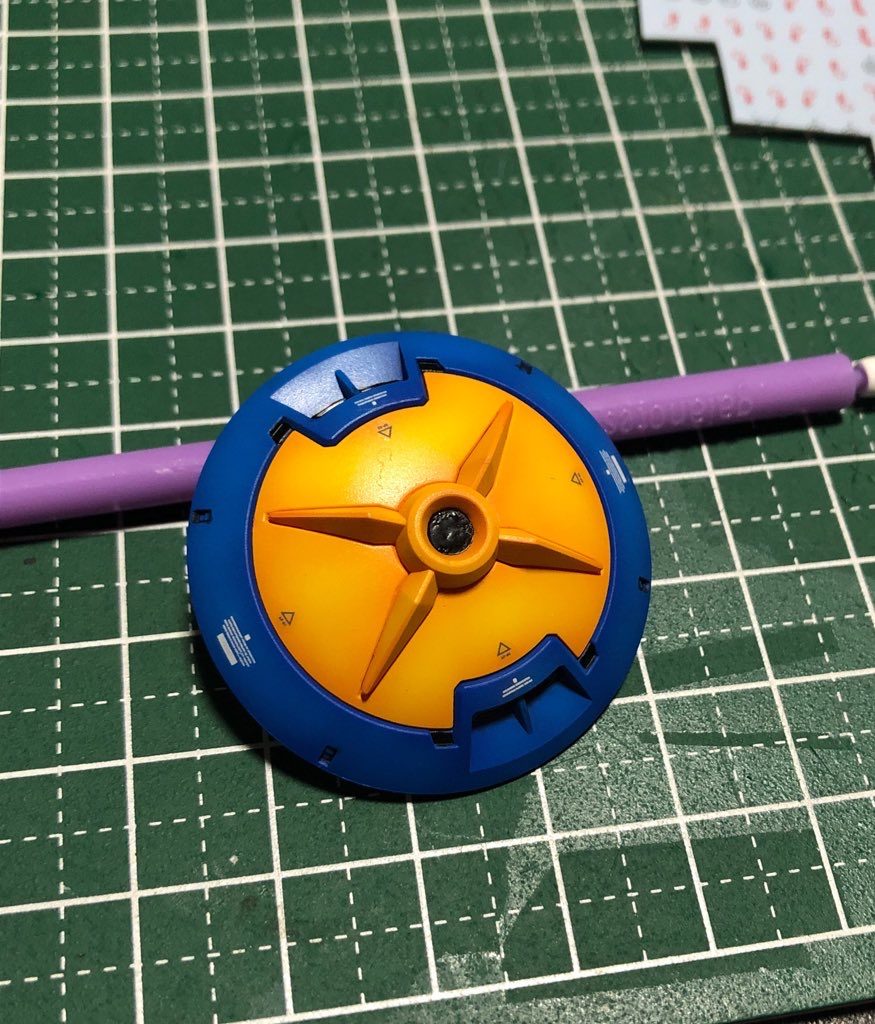 グラデーション塗装は下地→ハイライト→下地+クリアーで行いました。