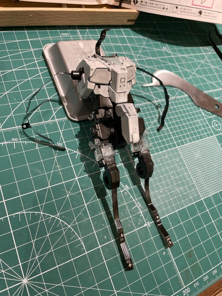 ホントにモビルスーツ製作している気分に浸れます(浸ったもん勝ち)