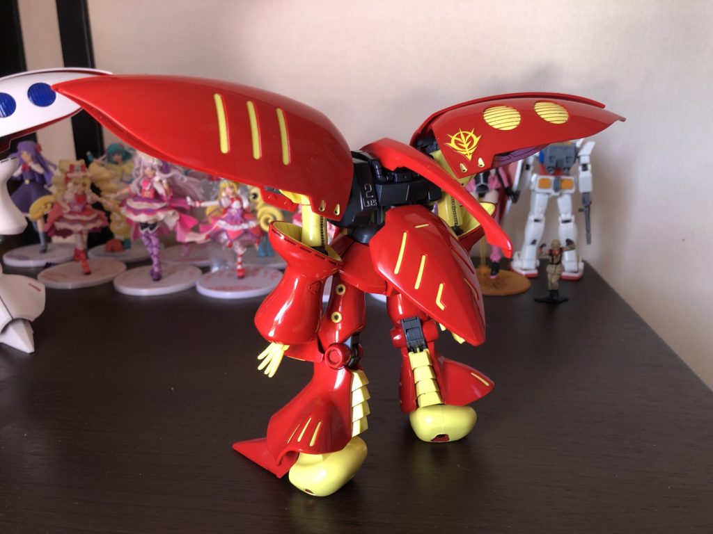 というわけで、キュベレイmk2プルツー機でした。バンダイの技術力に感心しながらパチパチっと組むのが正解かな、とちょっと弱気になりました(笑) なんかせっかくツヤツヤのパーツにヤスリかけるの、もったいなくて・・・。では、また。