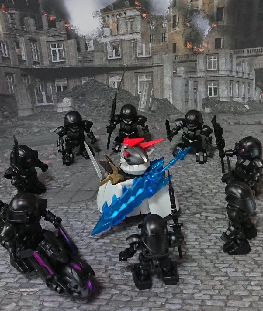 荒れ果てた町、そこに通り掛かった旅人を“BUG(バグ)”が取り囲んだ。