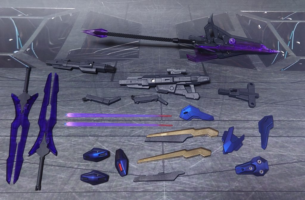 付属品一式。ビットのシールドへの合体機構は残していますが、塗膜が削れそうなので試していません。