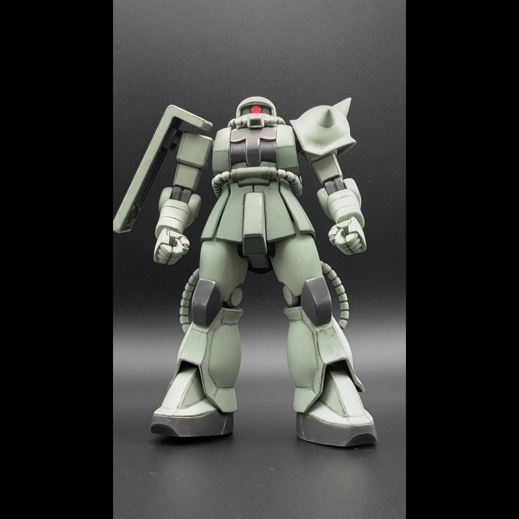 本体のみで。本来、正面から見た時  前腕・太股・脛 部分に目立つ合わせ目が出るのですが、ランナーパテのお陰で 無塗装ながら 綺麗に処理出来ていると思います。 最後まで御覧いただきありがとうございます♪また機会があれば、過去作も含めて 投稿していこうかなと思います。ただ、自室に飾るのも、行き付けのホビーショップに飾らせていただくのも限界があるので 時々 コレクション整理の為、友人に譲ったり、オークション等で買い取って頂けるなら 出品してみようかなと思います·····(売れるのか？こんな出来でw