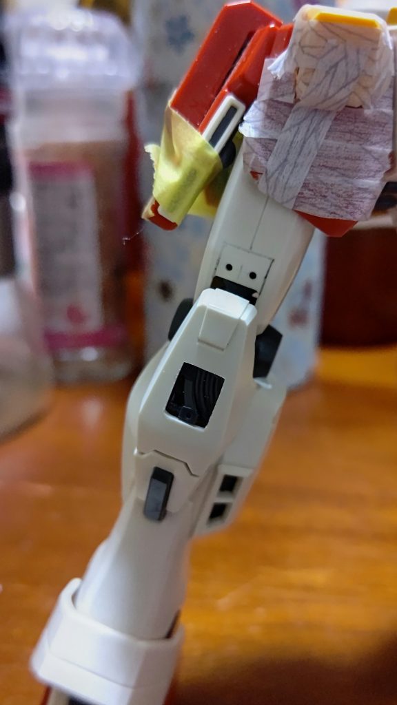 途中の写真。M.S.Gを切り刻み、装甲内に埋め込みました。なかなか大変でした・・・