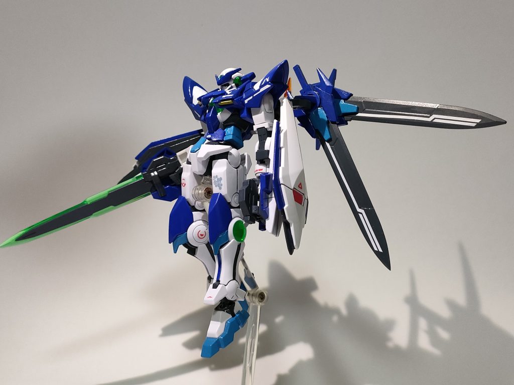 背部バインダーを展開してGNステルスフィールドも使用できます。