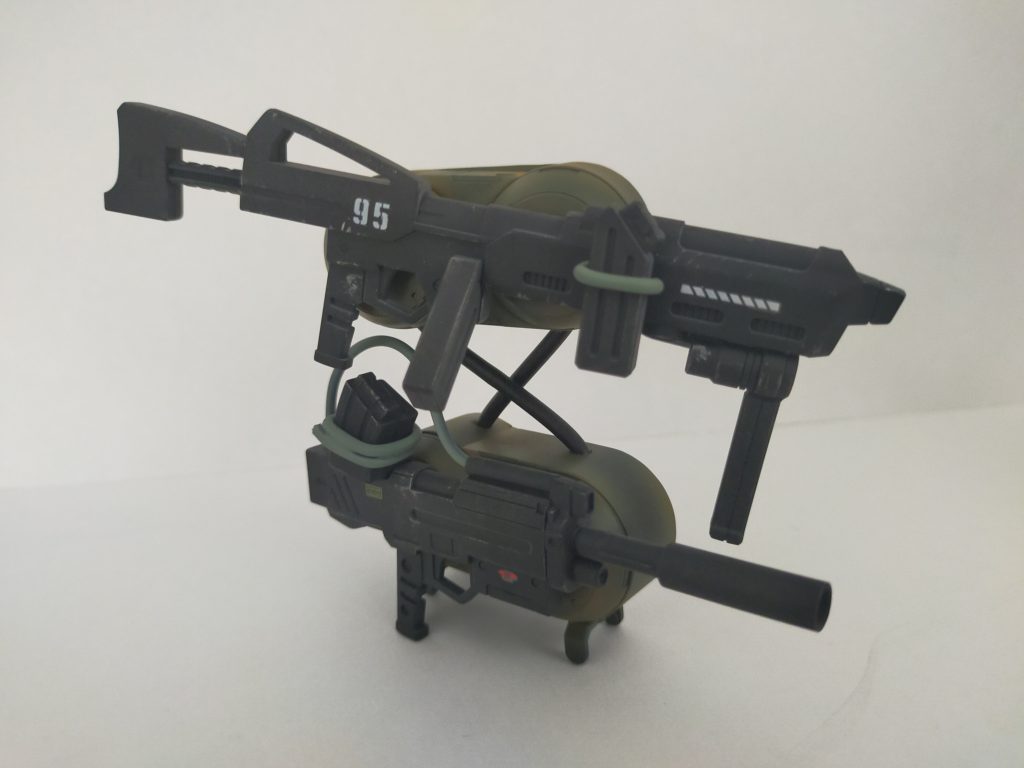 武器ラックも制作し、一緒に飾れるようにしました。