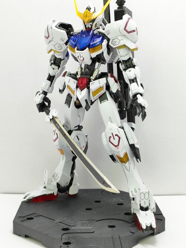 ソード!!個人的にバルバトスの武器の中で一番好きです🤓✨ソード持ってるとサムライや忍者っぽく私は見えます。