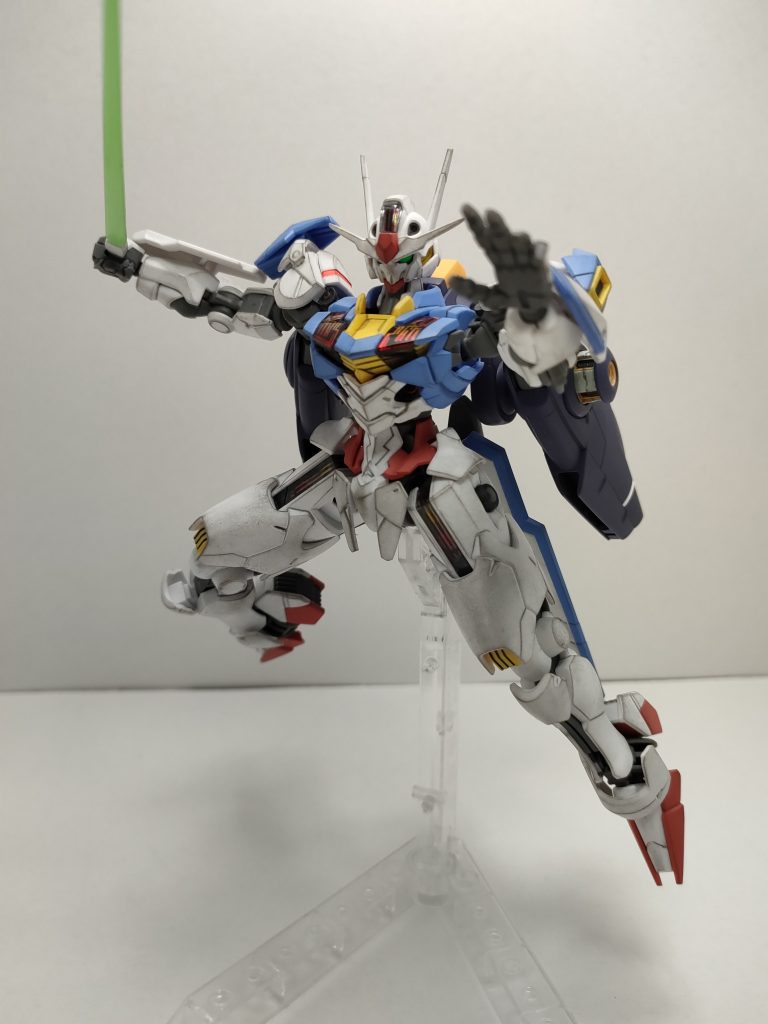 ビームサーベル!!アニメで、学園内では出力下げてるのか色が緑なので、一本は蛍光グリーンで塗装しました!!良き!!