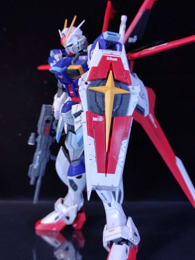 無塗装トップコートのみのいつもの簡単フィニッシュですが、スケールが小さいのでウェザリングはかなり控えめに