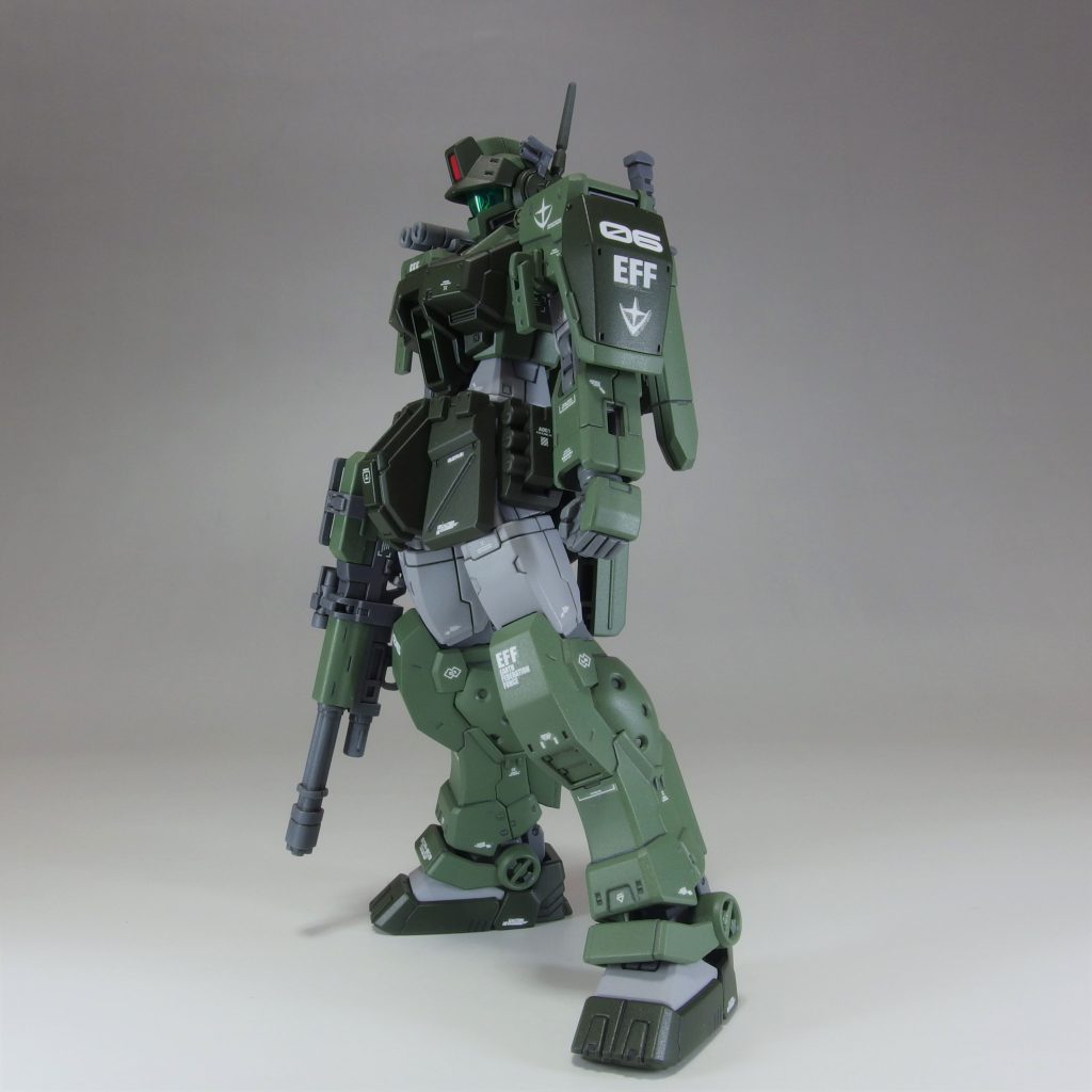 腕は陸ジムのものに換装しました。