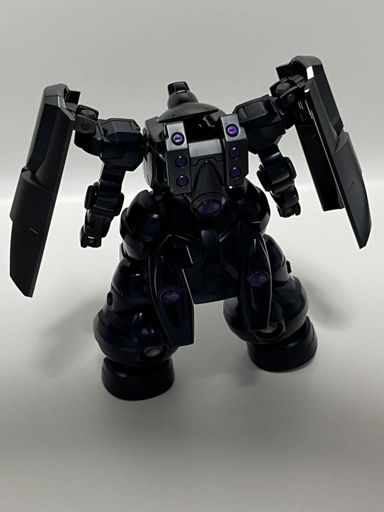 成形色紫はクレオスメタルバイオレットで白パーツやバーニア周りはシャインシルバーです。