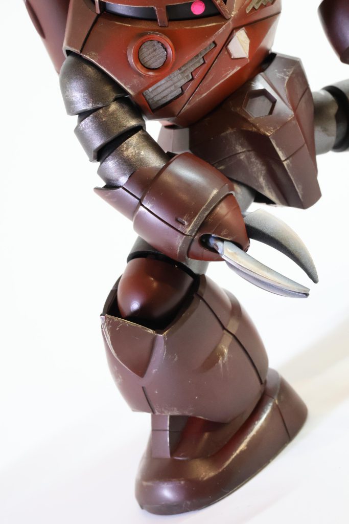 ウェザリングに正解はないのですが、ハゲを意識してドライブラシを入れてみました。誰がハゲやねん!ウェザリングしていると楽しくなってついついやりすぎてしまいます。何事もほどほどに。 さーて、今回は同時進行で制作したジムとズゴックを連続してUPしました。ジムとズゴックと言えばみんな大好きあのシーンですよね。今からホールソー買って来る!