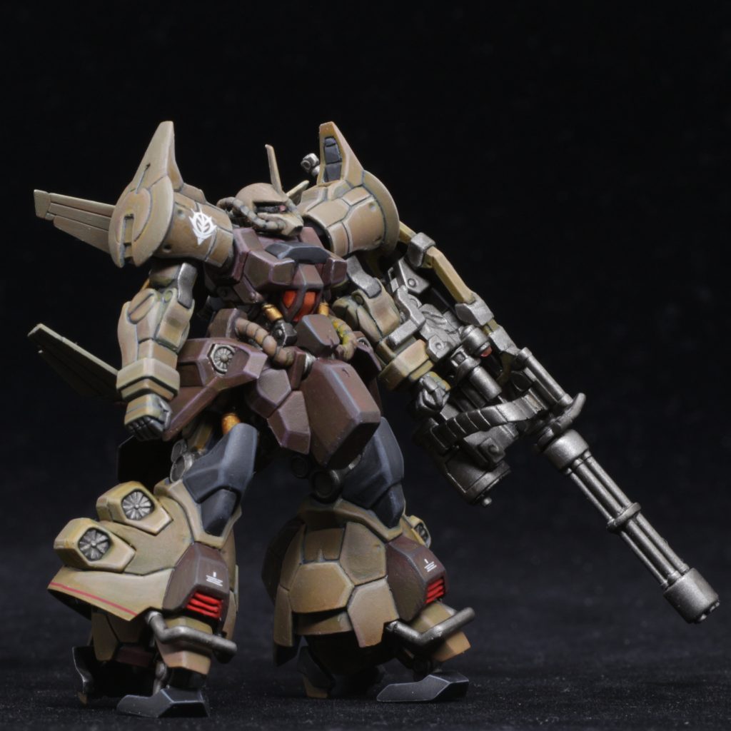 グフはモノアイが大きい方が好みです。