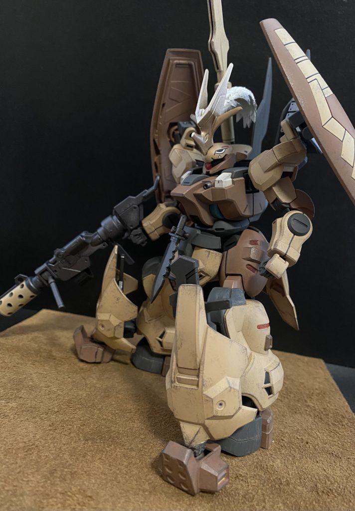 追加されたホバーユニットは、元からある脚部のホバーと伏せて使用することで、ホバー機動時の急激な方向転換や、細かくギザギザに機動するなど、高い機動性能を有する。…が、それには非常に高い操縦技術が必要となる。