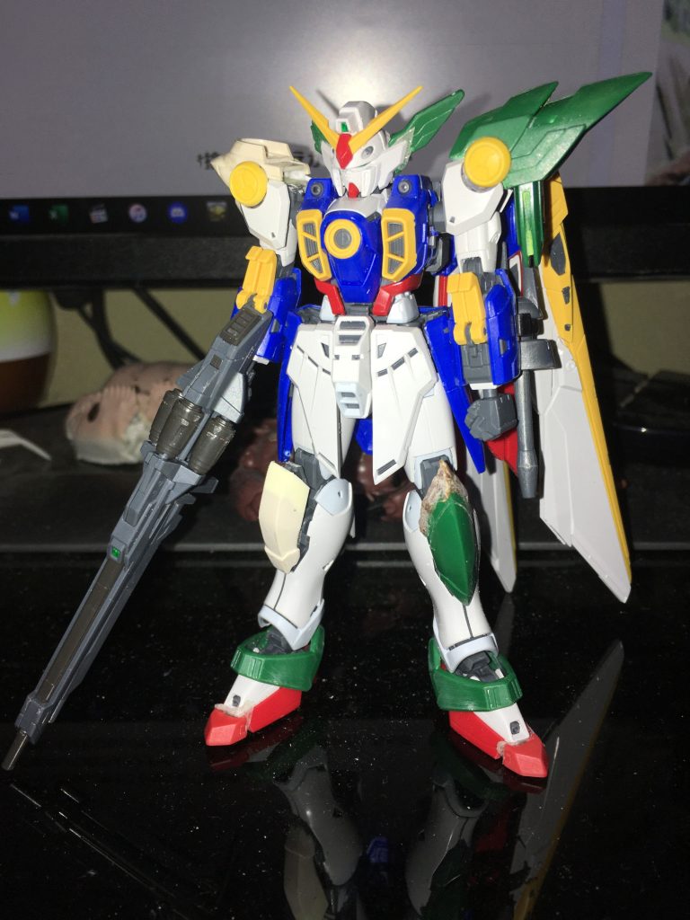 両膝はランナータグを貼って大型化。ランナーなので経済的