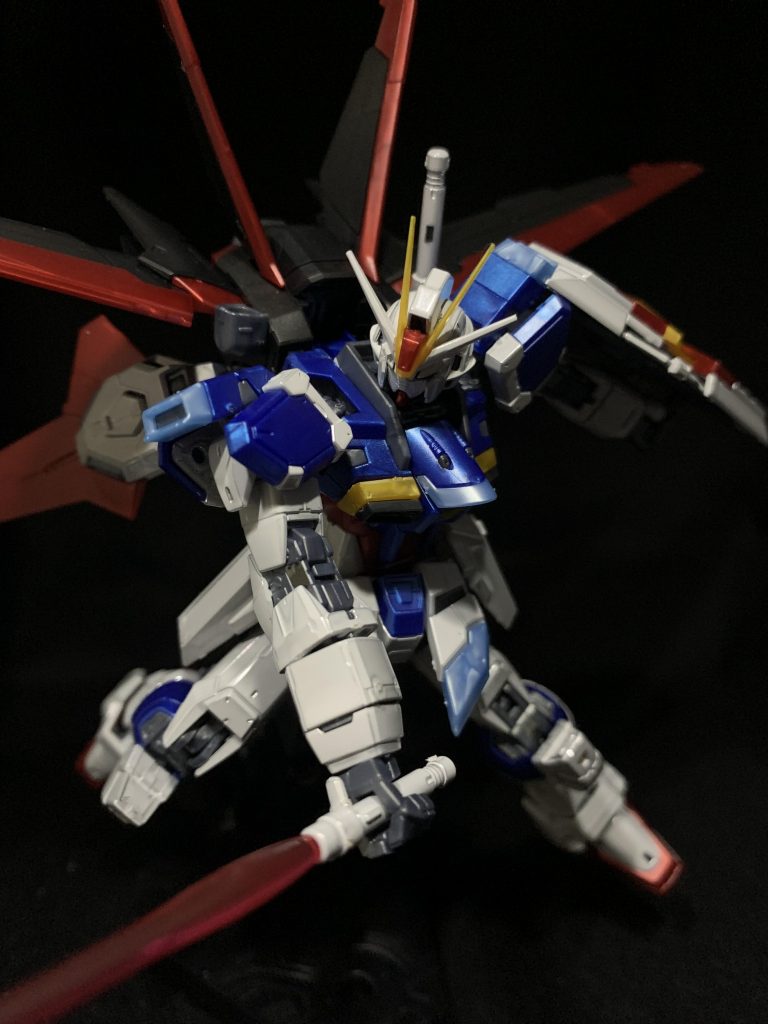 カッコいい機体です。チタニウムフィニッシュの良さを全面に出すために、今回デカールを貼っていませんが、やっぱりデカール貼ればよかったかなと今になって思ってしまいました。後日貼ってみようかなと思います。ここまでご覧いただきありがとうございます。