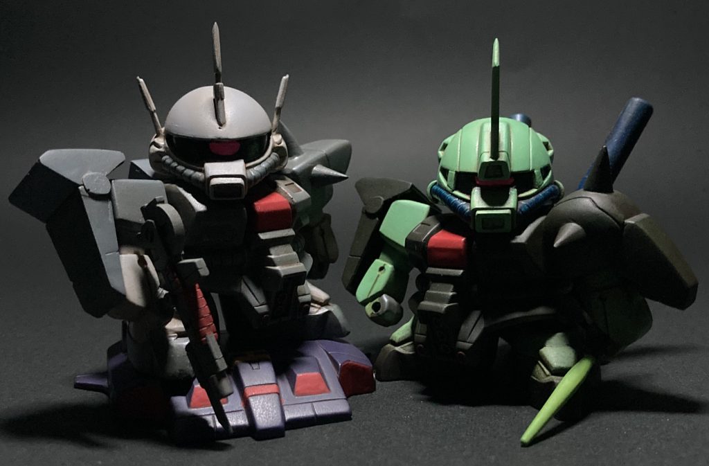 自分の好きな力強いフォルムのザクが2体も作れて満足満足で御座います♨️( * ◜ω◝ )