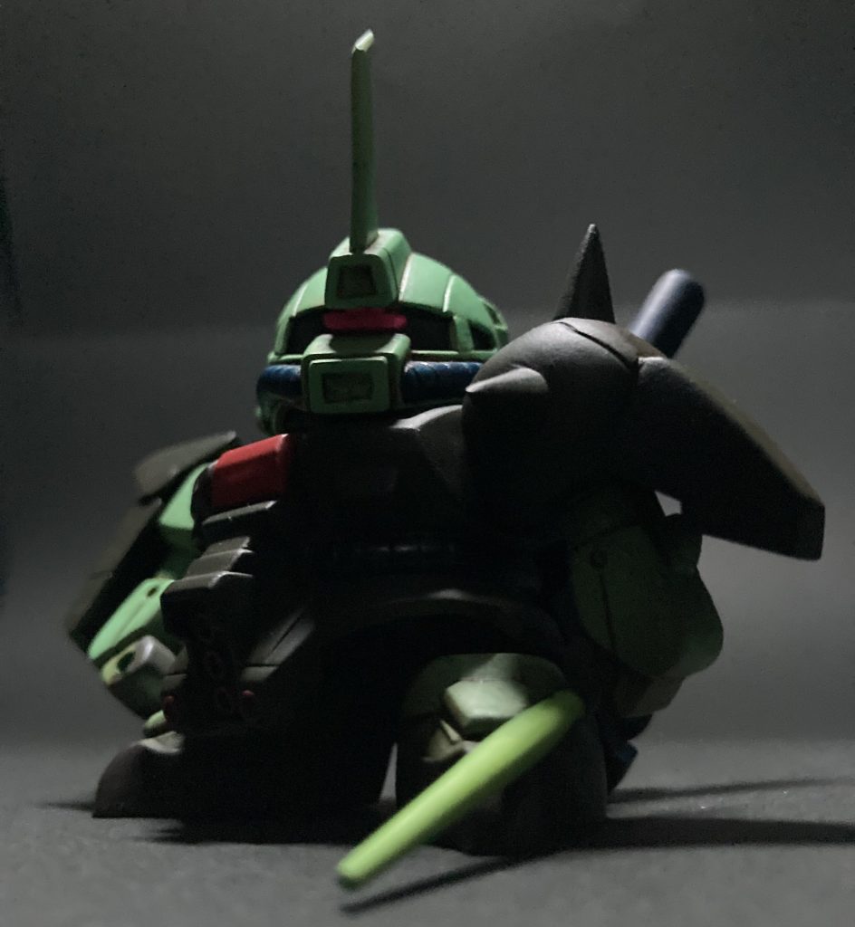 巨体にビームサーベルがよく似合います⚔️