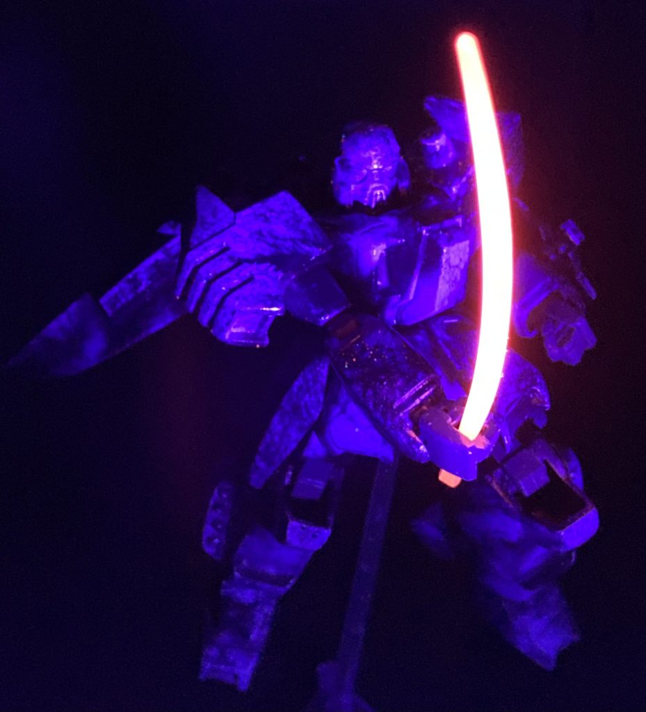 ビーム部分は毎度おなじみ蛍光塗装。ブラックライトで光ります🔦