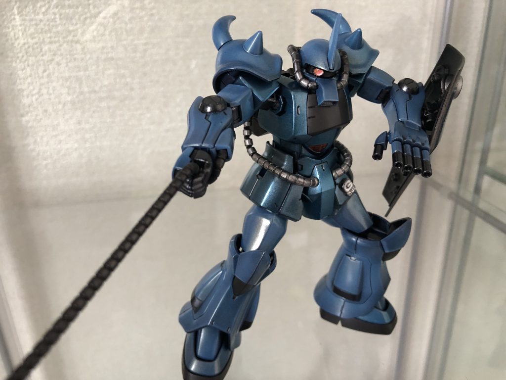 愛車とグフ–2枚目/制作者：はらげ