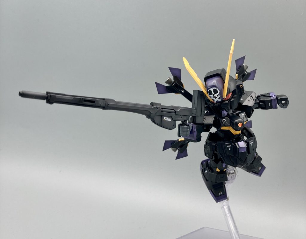 ■ 塗装黒色：メカサフスーパーヘヴィ → ミッドナイトブルー黄色：イエローサフ＋色ノ源マゼンタ → キャラクタイエローでハイライト紫色：メカサフヘヴィ＋パープル → エヴァパープル ＋ クリアホワイトでハイライトグレー：メカサフヘヴィ → ニュートラルグレーⅡでハイライトメタル：メタリックグレー胸部の赤：アクリジョン シャインレッド ＋ マジックリンスミ入れ：アクリジョン ジャーマングレー ＋ マジックリン 仕上げ：半光沢クリア