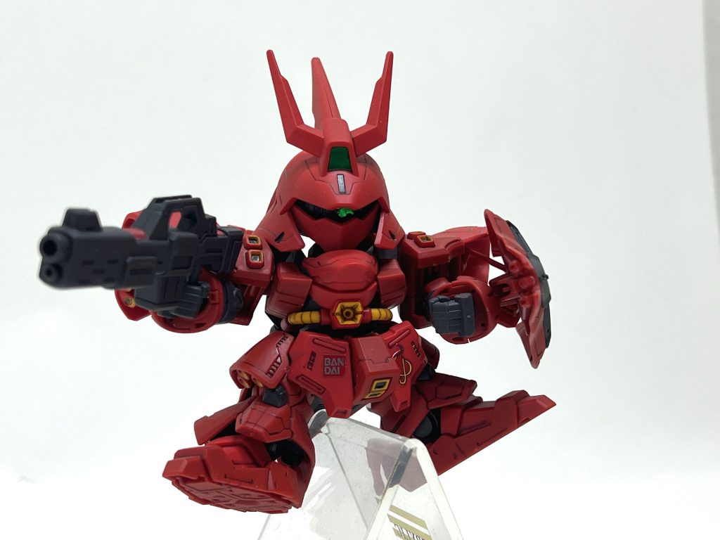 ポーズはずっと一緒です笑自分が好きなポーズで置いてます。刀ある者なら刀をない者ならライフル構えてるのが一番いいかな♪