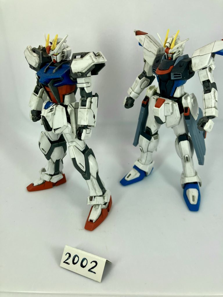 好きですねーこの2体。どちらかと言うとズタボロになりながら戦い抜いたストライクが好きかも。