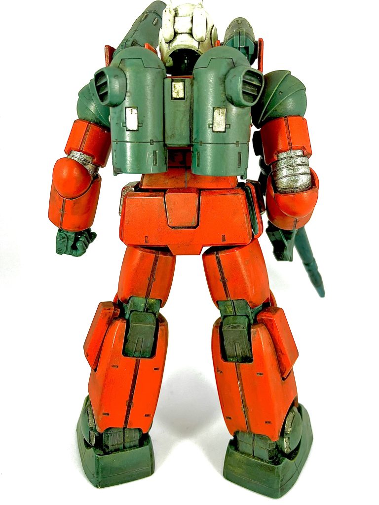 この無骨なバックパックと全体のフォルムが宇宙服っぽくて好きなんですよね。メカというより人間ぽい感じが好きです。「カイ少尉、戦果を期待してます!」 「おう!任されて!」