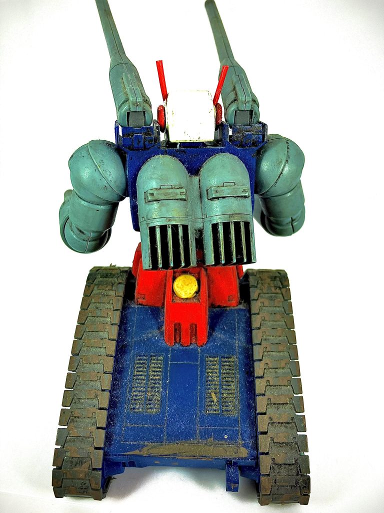 いつものように成形色仕上げ&ウォッシングとドライブラシです。ガンタンクは汚しがいがあるなぁ^_^この後ろからのアングル大好き。