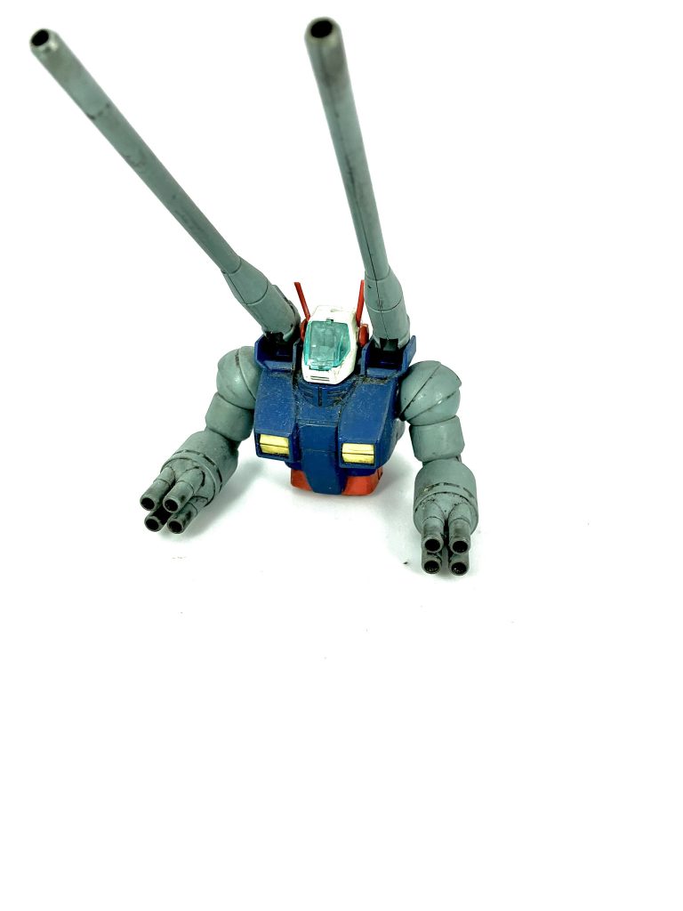 「自分はここで砲台になります! リュウさんはアムロを迎えに行って下さい!」ハヤトの決断が歴史を変えた瞬間です。カッコいい。この姿のカッコ良さわかっていただけますか?アムロが戻って来なかったら誰もランバラルを止められない。すなわちホワイトベースも落とされて全滅。ならば自分は死ぬかもしれないけど、せめてアムロとガンダムが戻って来る時間稼ぎをしようと。アムロにコンプレックスを抱いていたハヤトが、一皮剥けた場面な訳ですよ。カッコいいでしょ〜!!