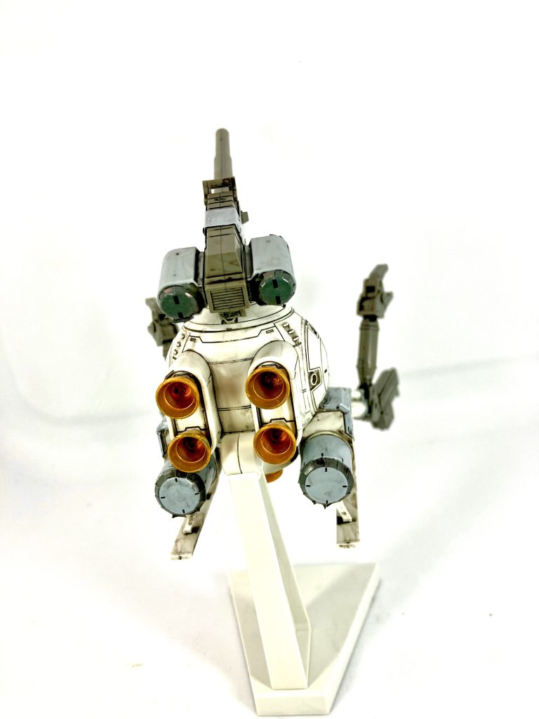 白いボディーに金のノズル、派手めの汚しをするとスターウォーズのメカみたいでカッコいいですね。(自画自賛) 