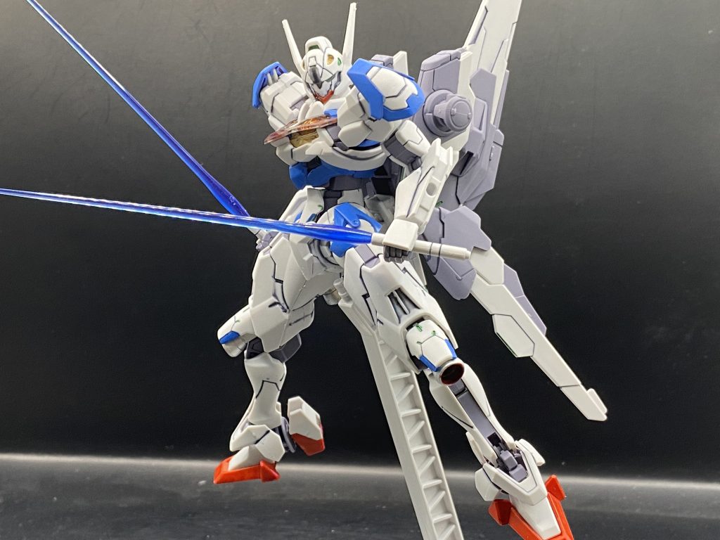 ビームサーベルを二刀流でルブリスはやっぱりビットステイブを格納している方が映えますね