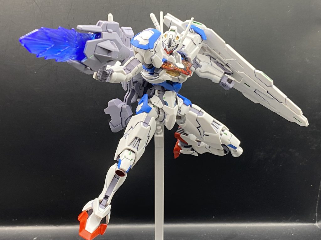 やっぱりSEEDポーズはかっこいいですねバッチリ決まってます