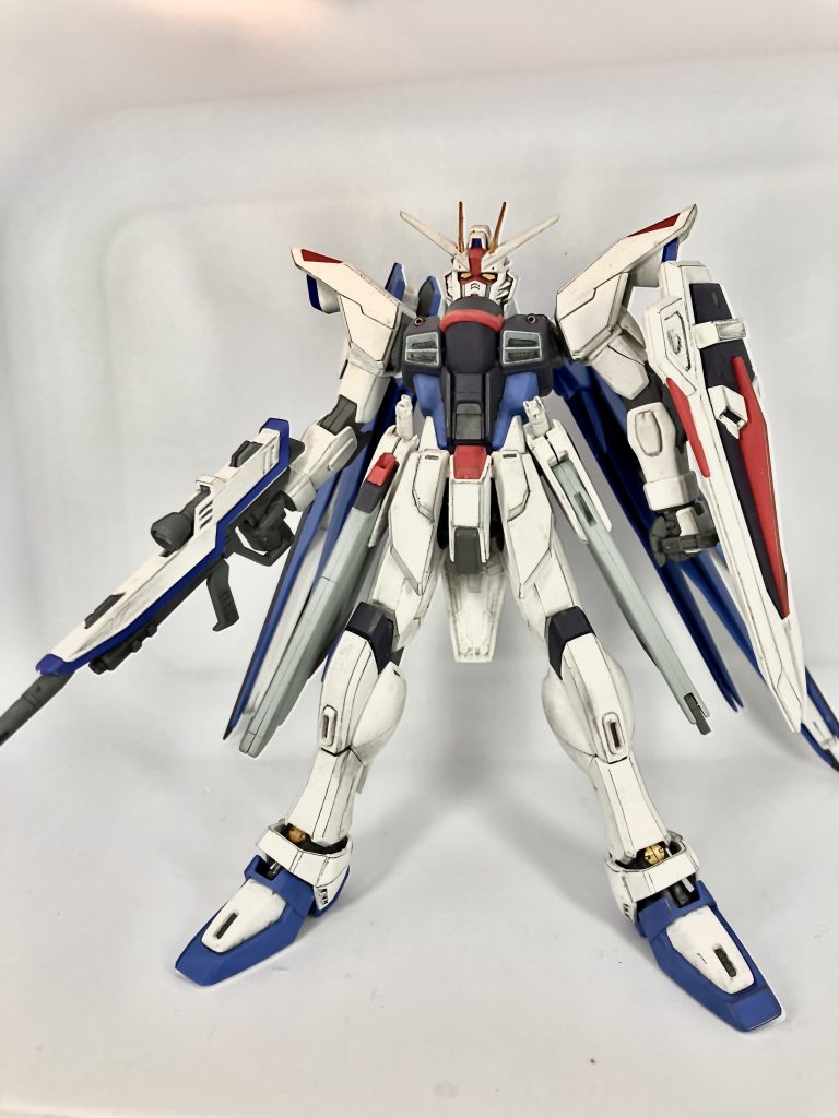 キラ君はほとんど被弾しないので汚しは控えたつもりなんですが…汚ねえな。