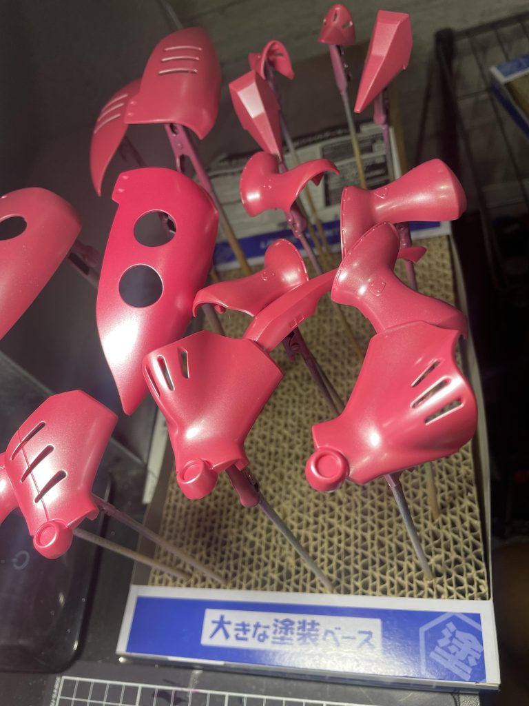 パール加工途中。この辺でやめておけばまだ原色が残っていましたね。改めて考えると輝き求め過ぎてやり過ぎたのかもしれません。