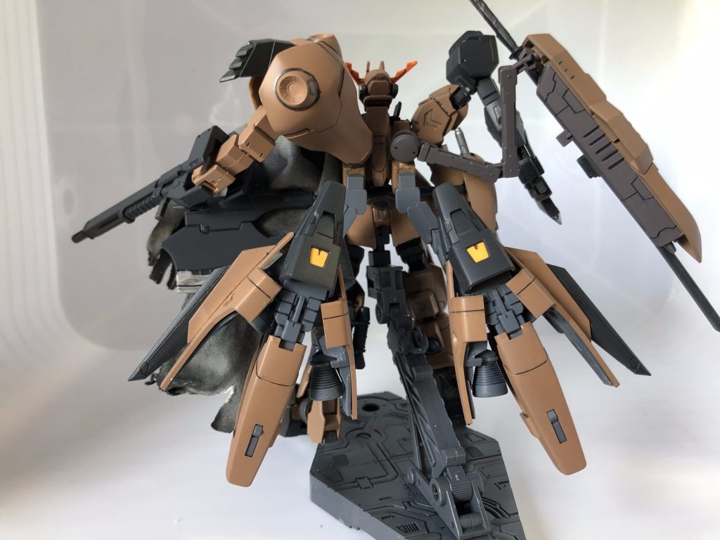 でっかいバーニア背負わせたいなって思ってMGトールギスのスーパーバーニアをバックパックに付けました！